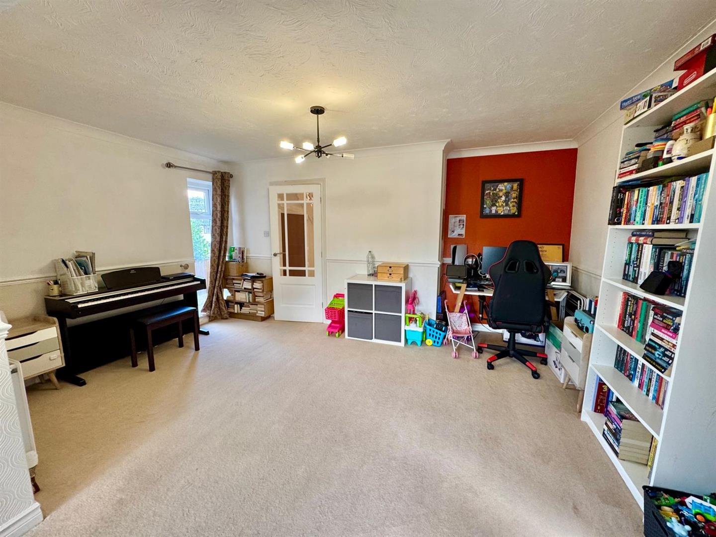 PHOTO-2025-12-08-10-13-04 (4).jpg